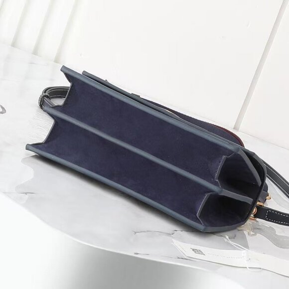 Tory Burch - Picture 5 of 7